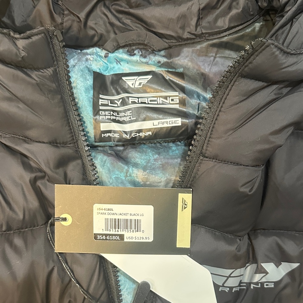 Sleek Black Puffer Jacket for Men - Picture 3 of 3